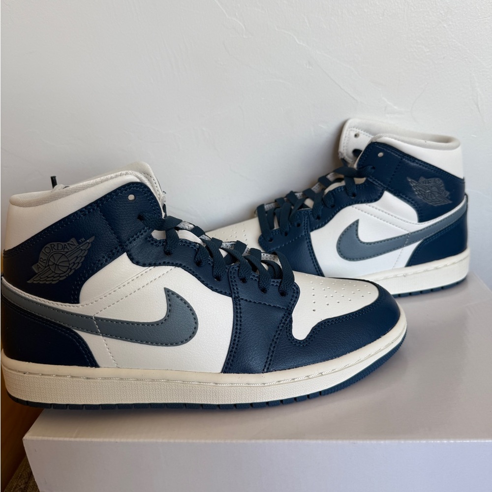 Nike Women's Air Jordan 1 Mid Sneakers